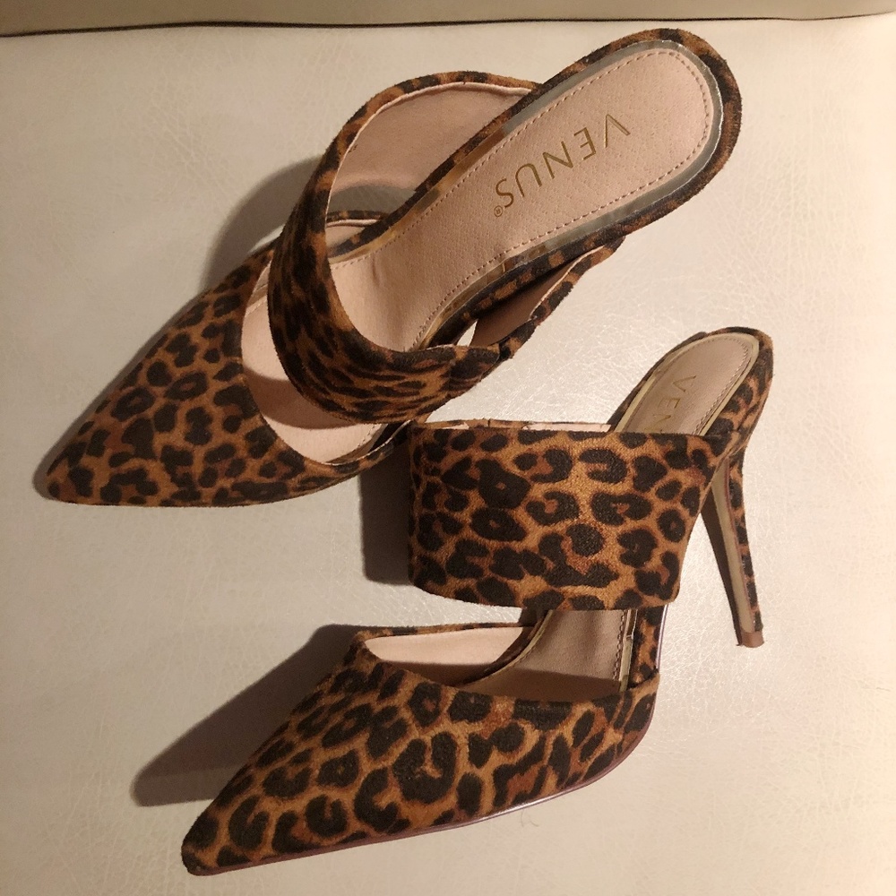 VENUS Leopard Heels